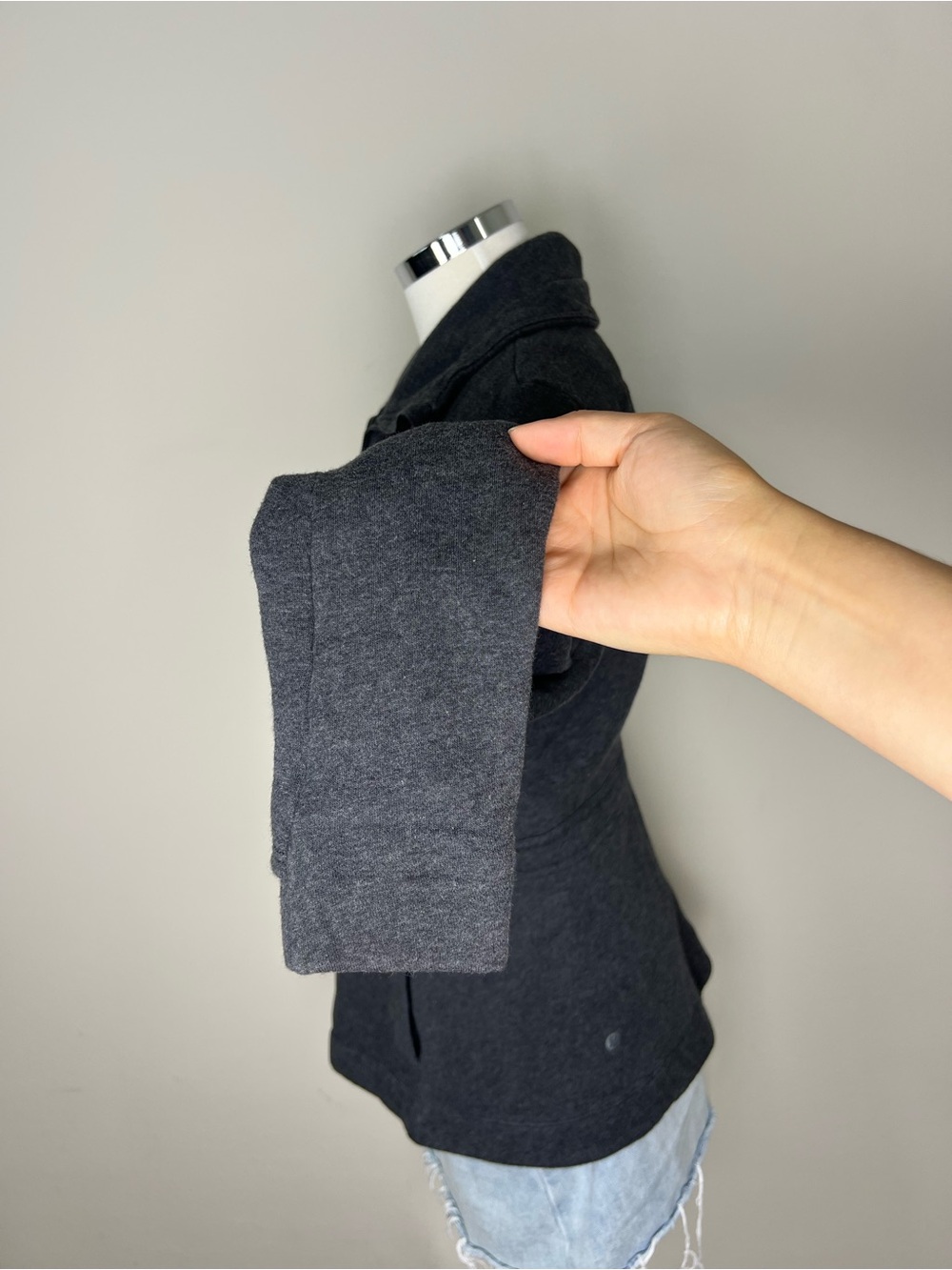 Lululemon Womens &go Take Off Jacket Size 6 Gray Full Zip Athletic Running - Picture 7 of 14